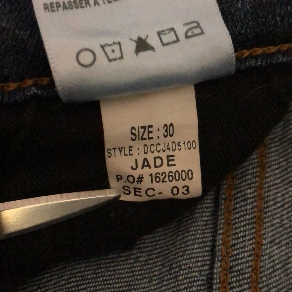 Joe’s Women’s size 30 Skinny Ankle jeans - Picture 2 of 6